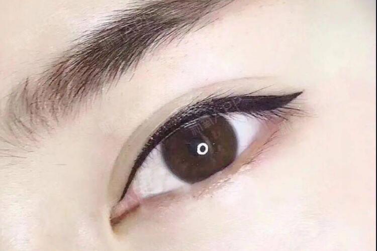 美瞳線技巧，南寧紋繡培訓(xùn)班找到啦