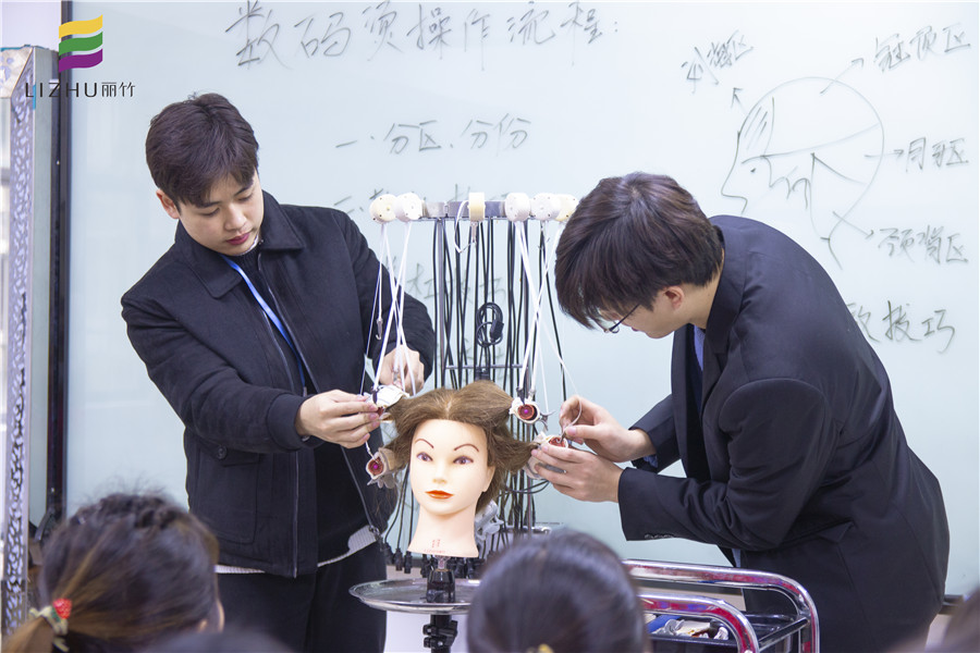 數(shù)碼燙操作流程，學(xué)燙染到麗竹學(xué)校