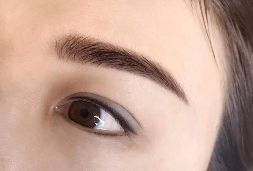 南寧學(xué)紋眉：天氣熱適合做眉毛嗎？