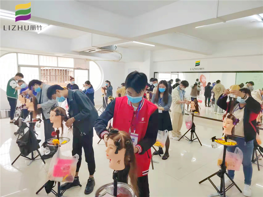 廣西哪家美發(fā)學(xué)校招生多？有圖有真相告訴你