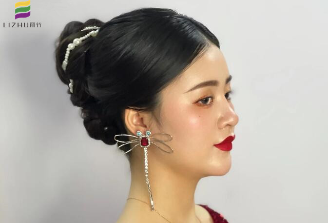 南寧化妝培訓(xùn)短期班：簡約新娘造型