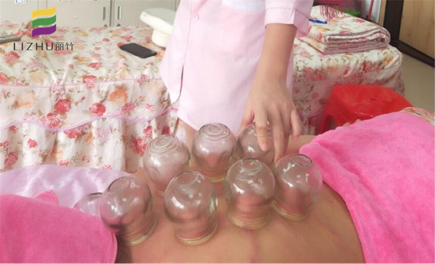 女人拔火罐的好處，廣西美容培學(xué)院專業(yè)課程介紹