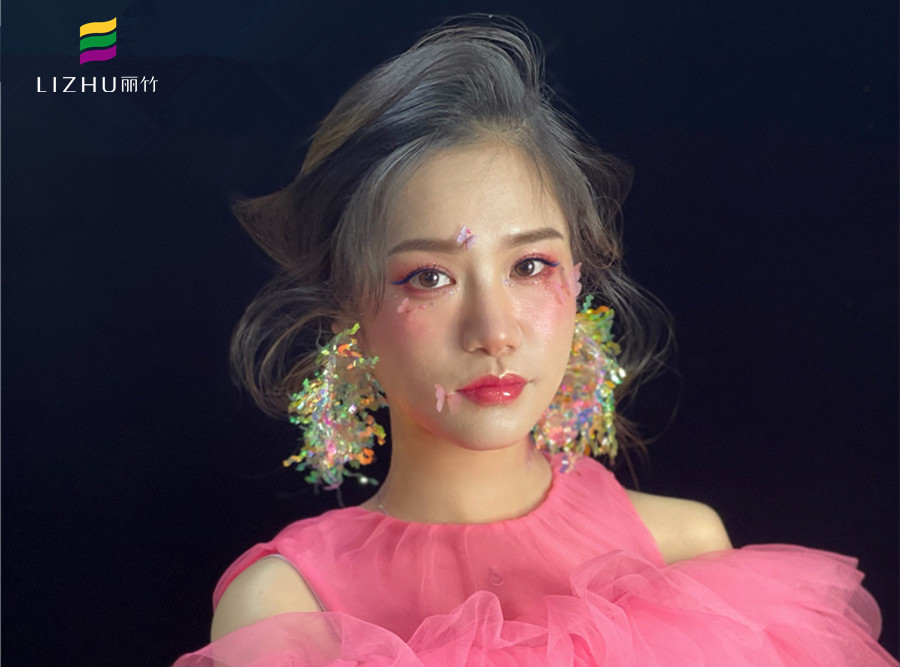 新娘桃花妝造型，告訴你學(xué)新娘妝到哪里學(xué)