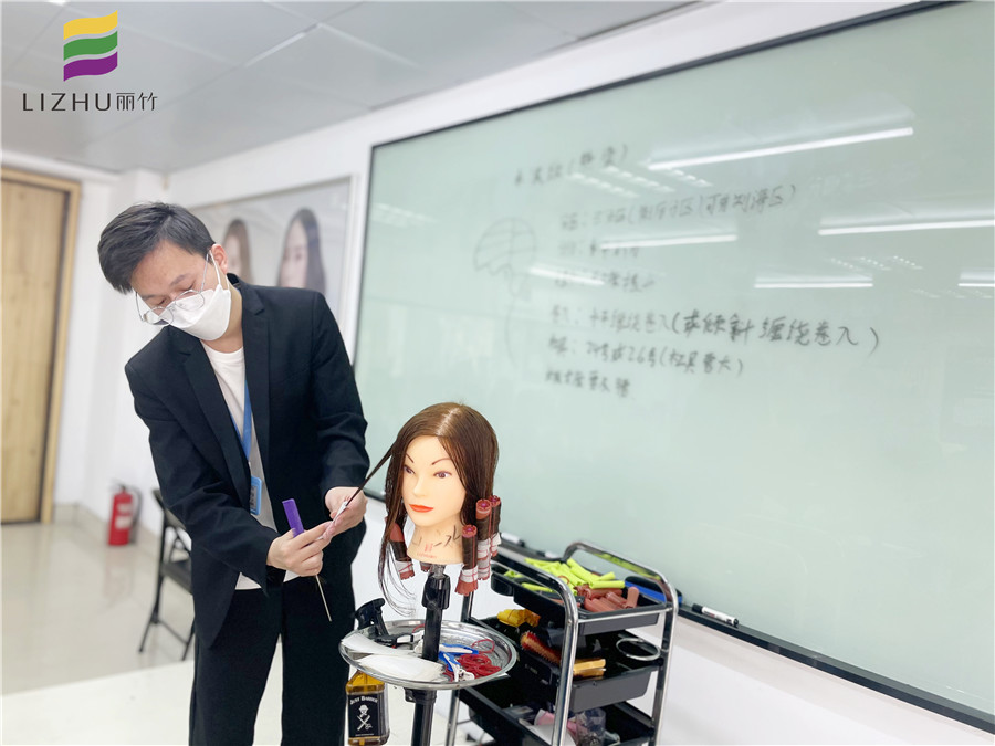 水波紋燙發(fā)實操，南寧美發(fā)職業(yè)培訓(xùn)