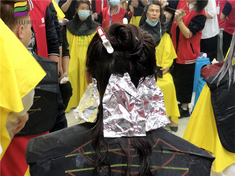 錫紙燙發(fā)能保持多久？南寧燙染一對一教學(xué)給你專業(yè)技術(shù)