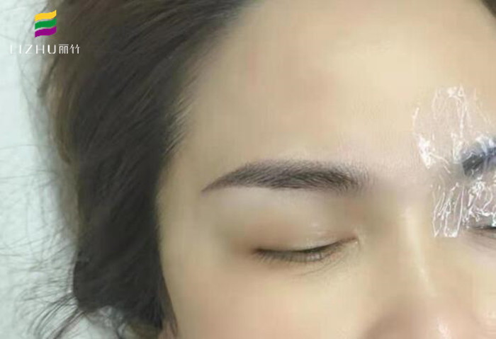 紋眉后如何快速消腫？南寧學(xué)紋繡技術(shù)