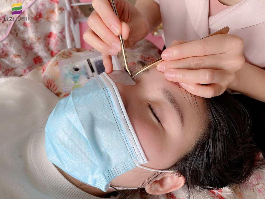 如何選擇合適的美睫款式？廣西紋繡美睫培訓(xùn)有妙招