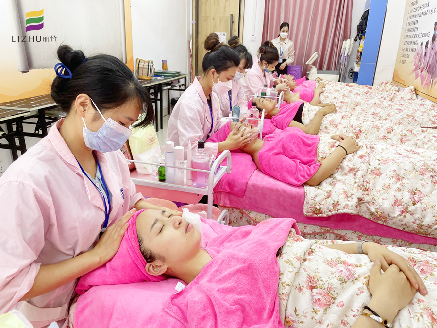 美容面部清潔護(hù)理步驟，廣西美容課程基礎(chǔ)