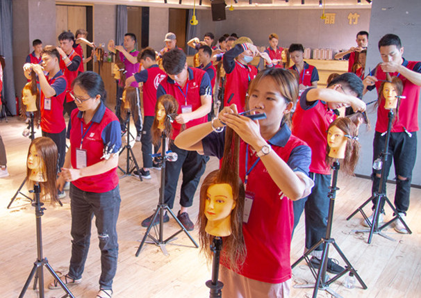 美發(fā)見習發(fā)型師考核標準，廣西美發(fā)師培訓鑒定