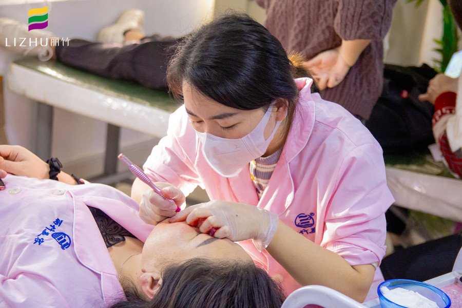 學(xué)習(xí)紋繡的基本流程廣西眉眼唇培訓(xùn)學(xué)校幫你梳理