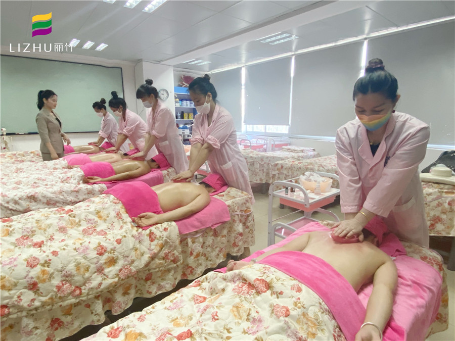 使用經(jīng)絡(luò)刷的注意事項，南寧美容職業(yè)學(xué)校課堂分享