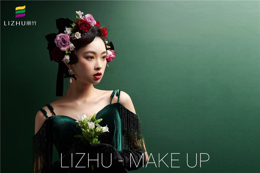 復(fù)古鮮花新娘造型，廣西彩妝學(xué)校十大品牌作品