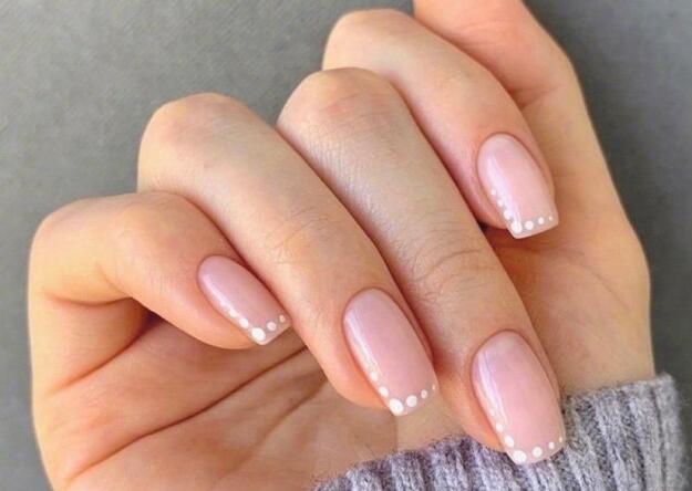 極簡(jiǎn)風(fēng)單色美甲，展示南寧培訓(xùn)美甲哪家技術(shù)好