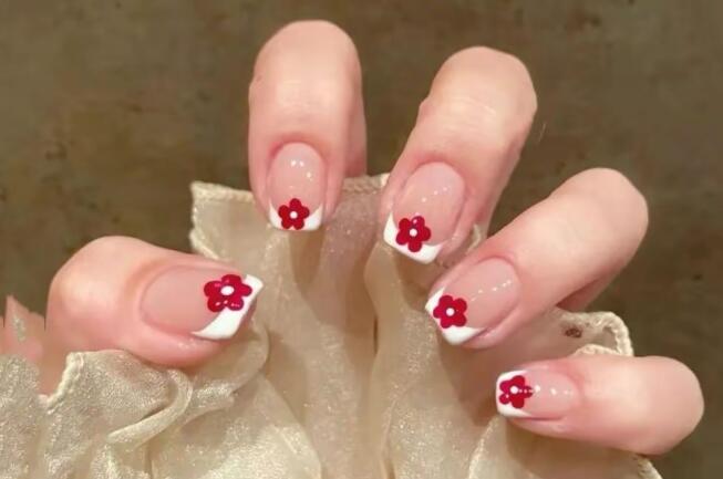 腮紅美甲圖片欣賞，南寧美甲職業(yè)培訓(xùn)學(xué)校推薦