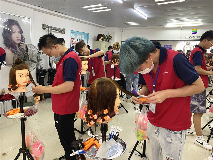 新手如何快速掌握標(biāo)準(zhǔn)杠？美發(fā)上杠技巧總結(jié)