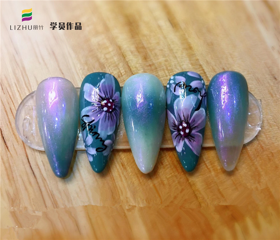 日式花卉美甲圖片，廣西南寧美甲培訓學員作品
