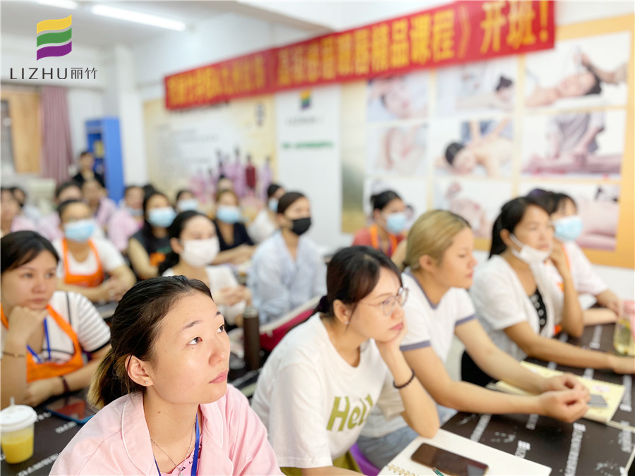 南寧紋繡培訓(xùn)學(xué)?！陡?級感眉眼唇精品課程》開班