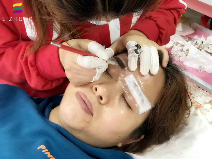 紋眉快速消腫的方法，南寧紋繡眉眼唇培訓(xùn)分享