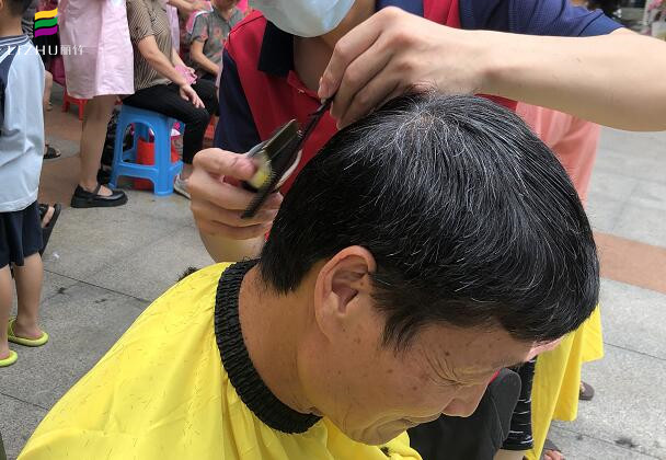 廣西美發(fā)理發(fā)學(xué)校：男士鬢角修剪的技巧