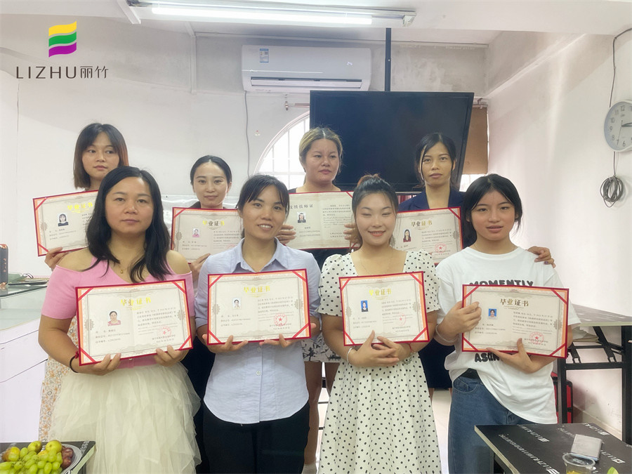 南寧紋繡培訓班座談會，學員們滿載而歸