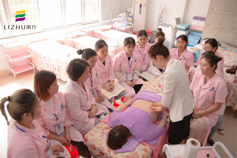 按摩腰部的好處，南寧美容美體養(yǎng)生學(xué)校告訴你