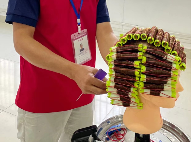 美發(fā)上杠常用技巧，南寧燙染技師培訓(xùn)課程