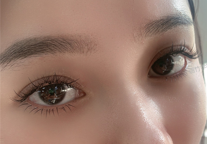 美睫真人實操，廣西美甲美睫學(xué)校教學(xué)實況