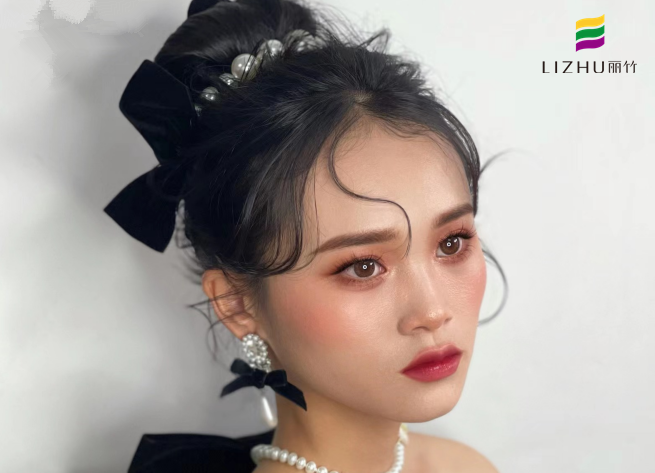 黑色禮服造型，廣西美妝造型學(xué)校作品分享