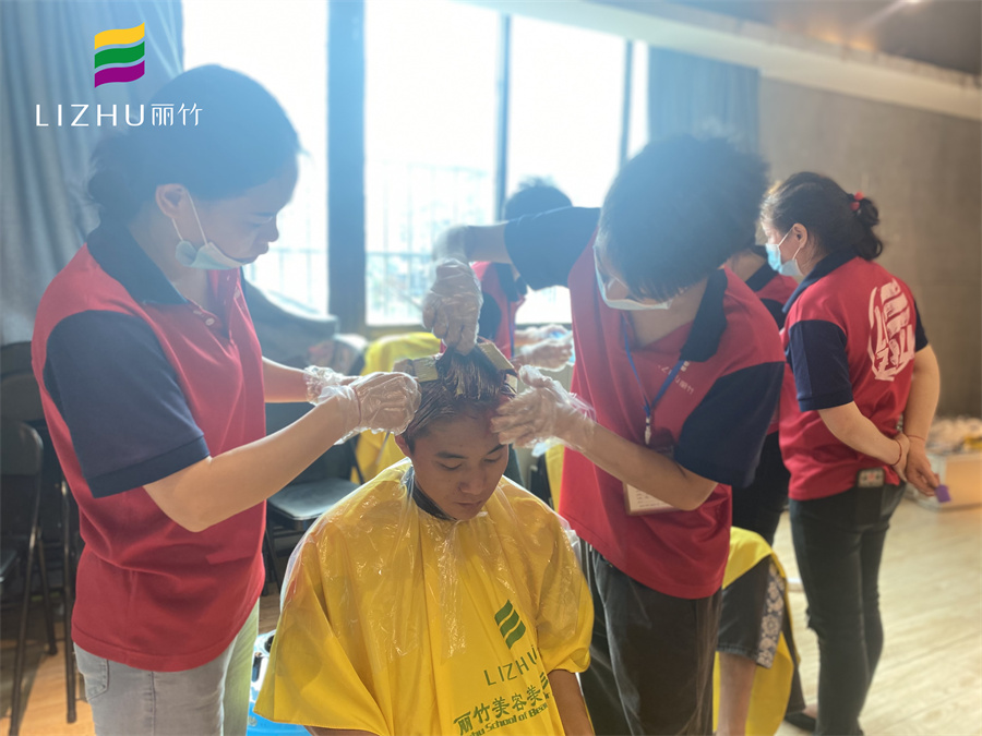 燙發(fā)之后多久染發(fā)比較好？南寧燙染技師班和你說