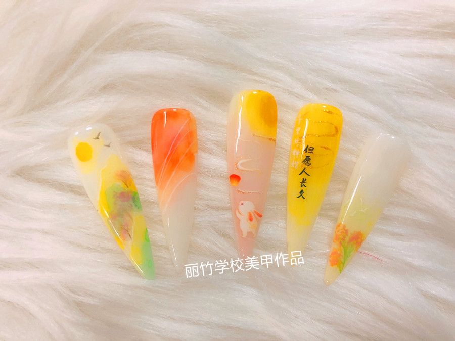 美甲的甲面不亮？南寧麗竹美甲學(xué)校教你處理