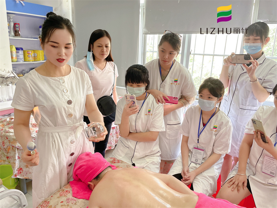 廣西美容培訓學校十大名校分享-拔火罐操作注意事項