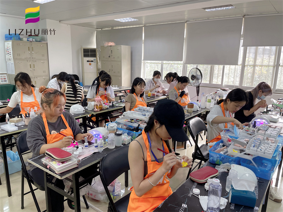 南寧美甲學校哪家好？南寧美甲學校哪家有實力？