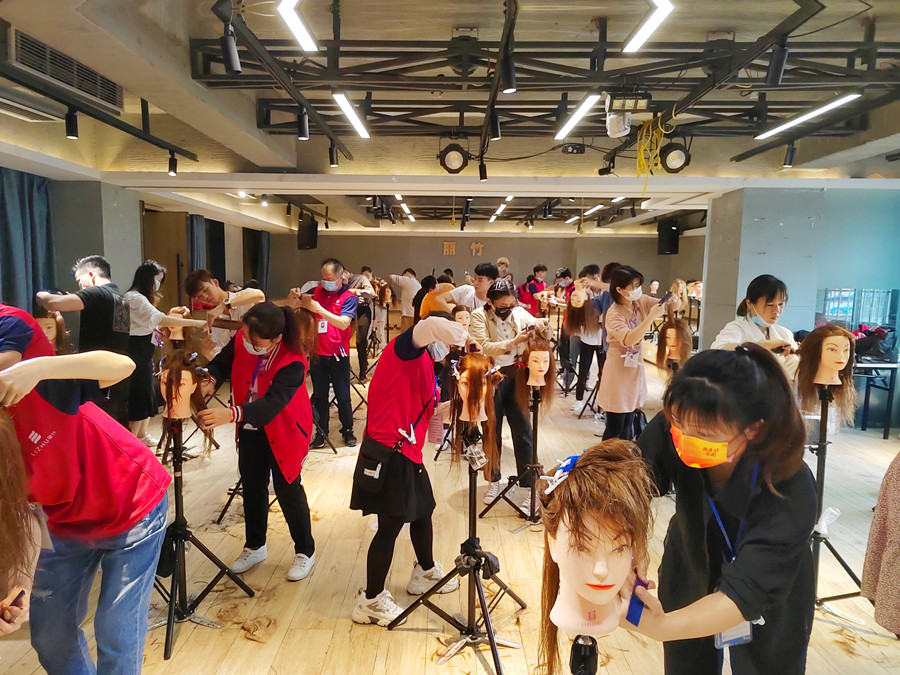 邊緣層次的常用修剪方法，南寧美發(fā)培訓(xùn)排行榜前十課堂筆記