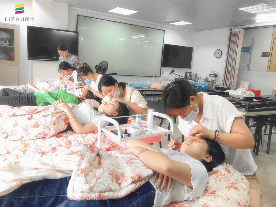 學(xué)美睫一般要多久學(xué)會？南寧學(xué)美睫要多少錢