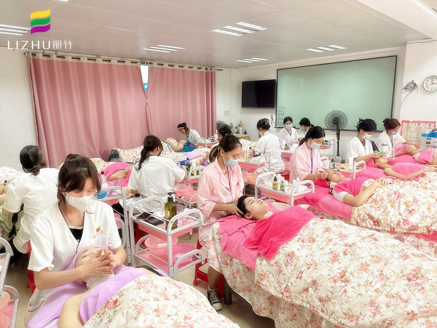 面部眼唇鼻的護(hù)理，廣西皮膚管理培訓(xùn)班教你方法