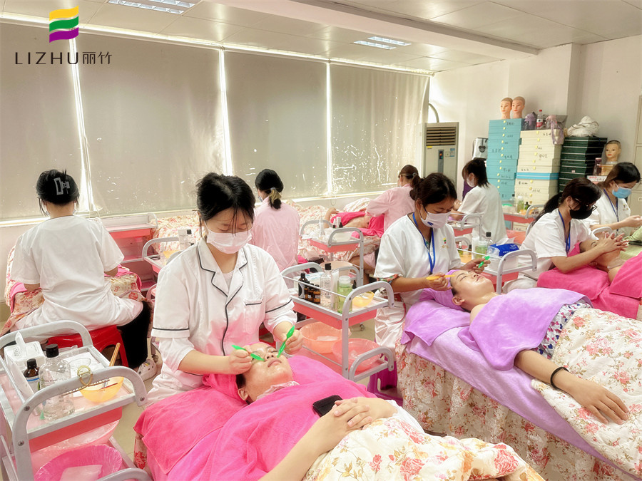 眼部撥筋的注意事項(xiàng)，南寧皮膚管理培訓(xùn)班分享貼士