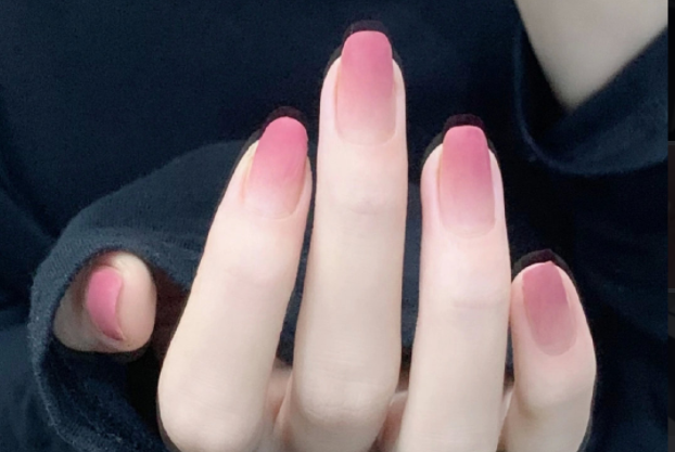 秋冬美甲圖顯手白，廣西美甲培訓(xùn)教育推薦