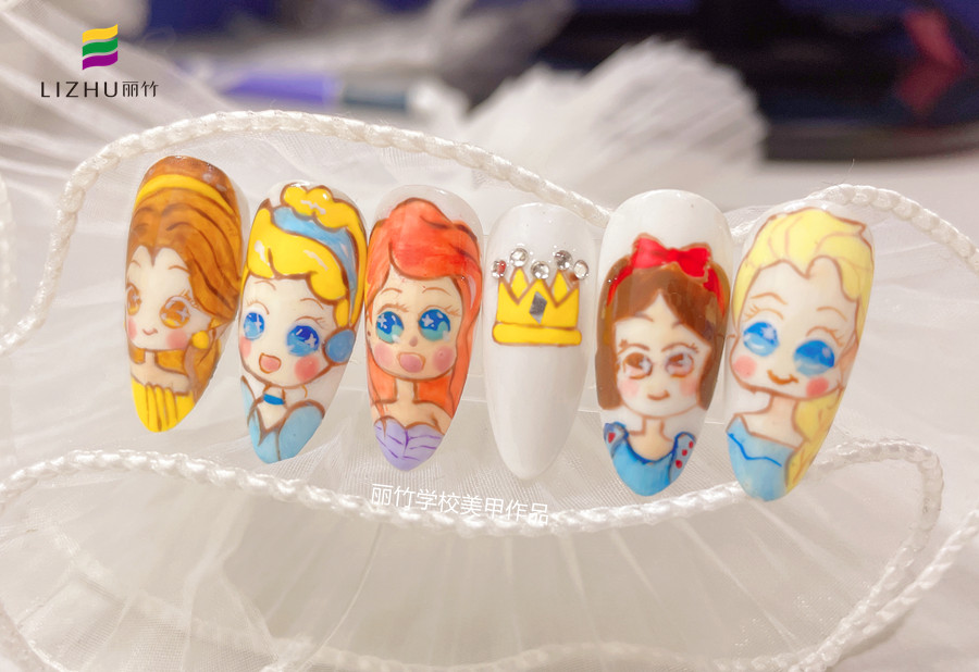 迪士尼公主美甲&可愛熊雕花美甲，廣西美甲師進(jìn)修班作品