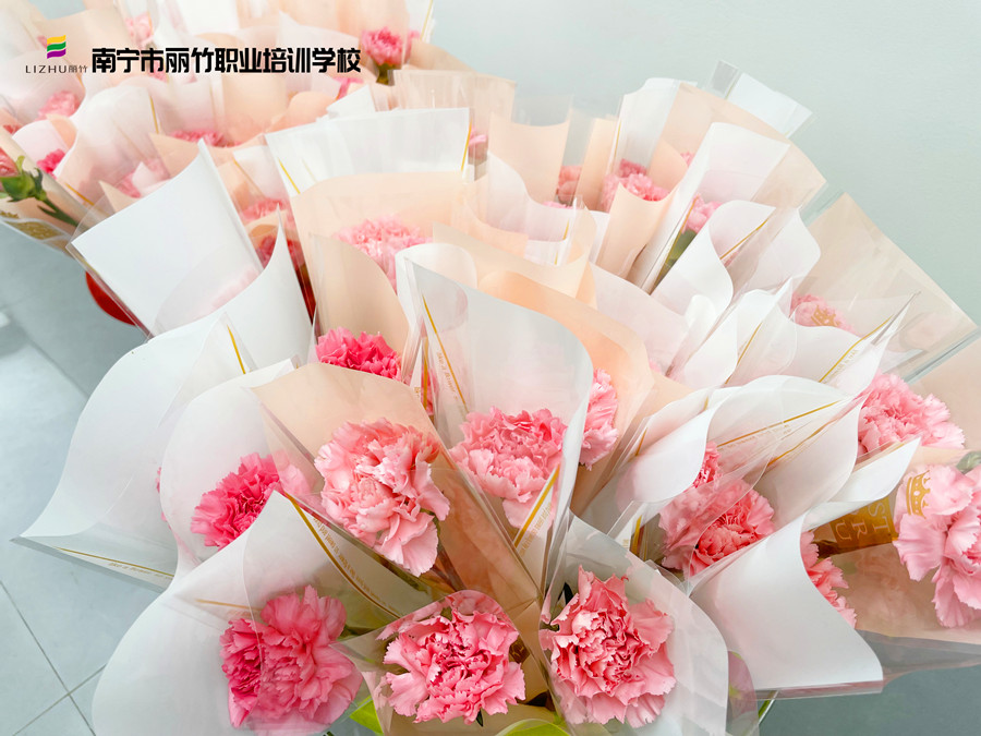 麗竹學(xué)校3·8女神節(jié)，定制專屬你的美麗