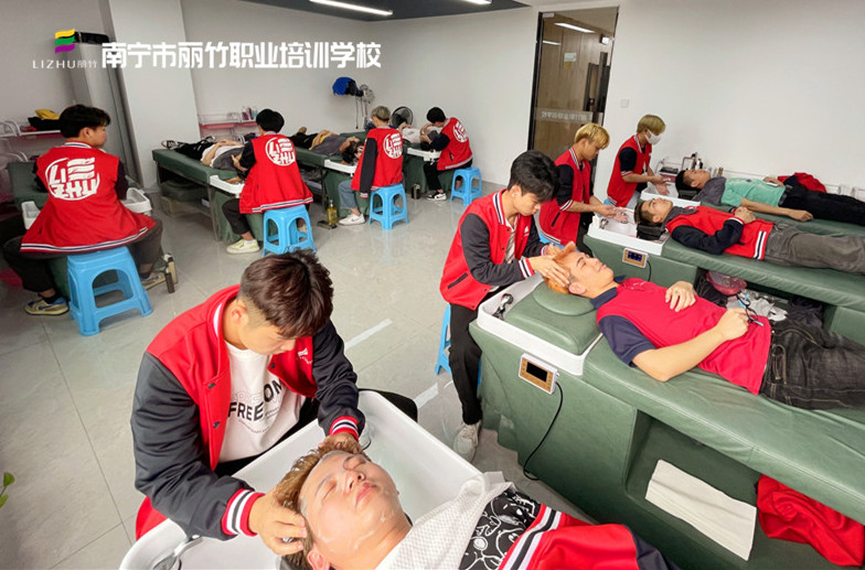 南寧專業(yè)洗頭培訓學校 | 南寧美發(fā)洗護培訓