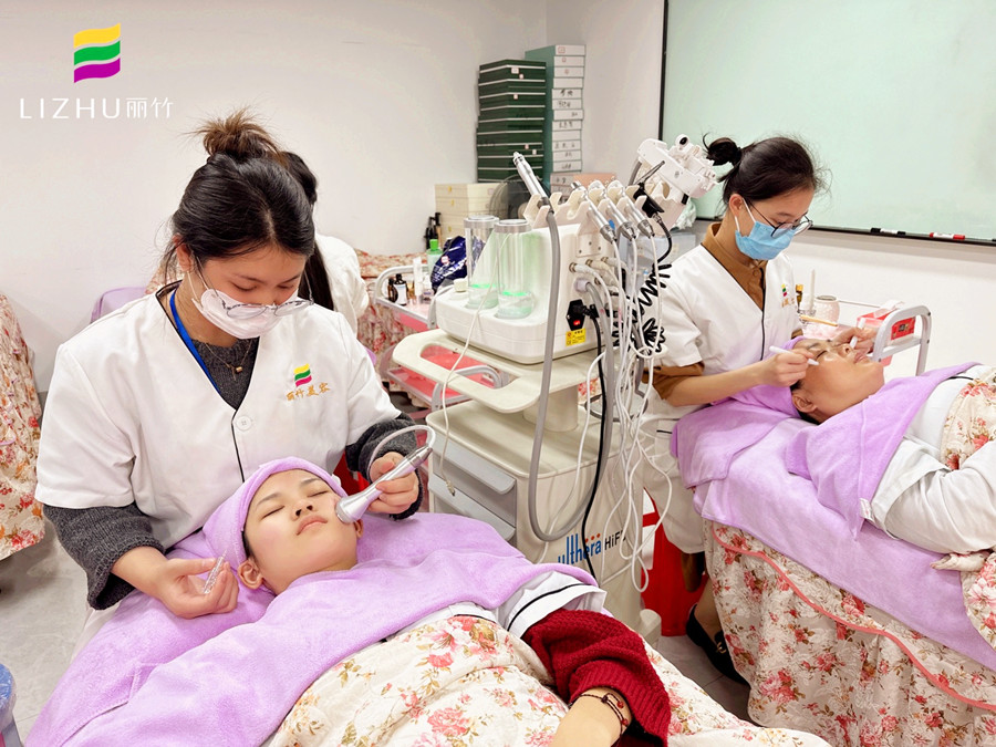 南寧哪里可以學美容儀器？美容儀器好學嗎