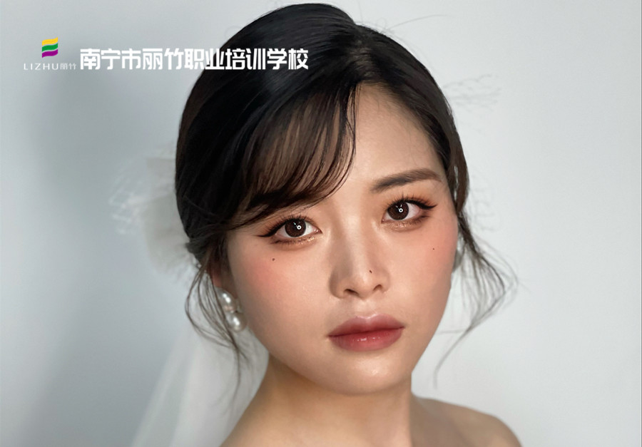 韓式新娘造型，南寧化妝培訓(xùn)新娘造型作品