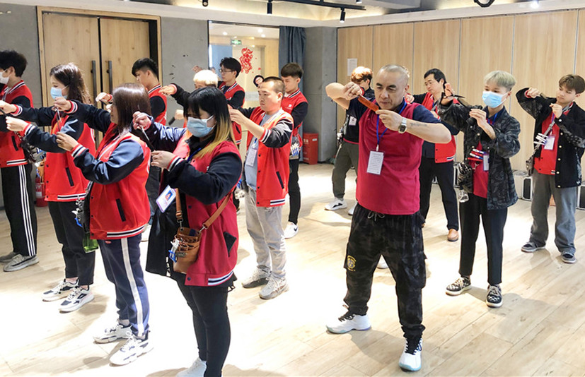 美發(fā)剪刀操作注意事項(xiàng)，南寧美發(fā)師培訓(xùn)基礎(chǔ)課程