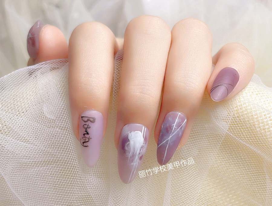 紫色芋泥美甲，廣西美甲職業(yè)技能學(xué)校作品