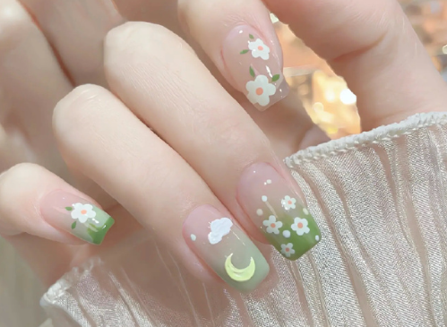 可愛(ài)甜心美甲，廣西美甲網(wǎng)紅造型班推薦