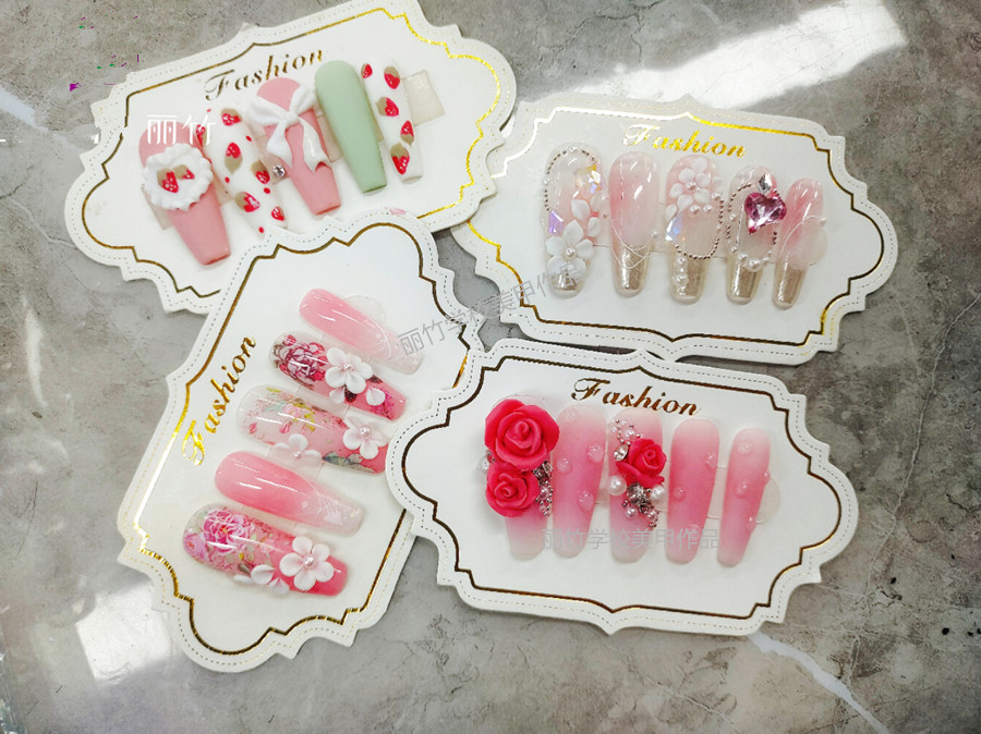 雕花美甲的注意事項(xiàng)，廣西美甲師學(xué)校分享