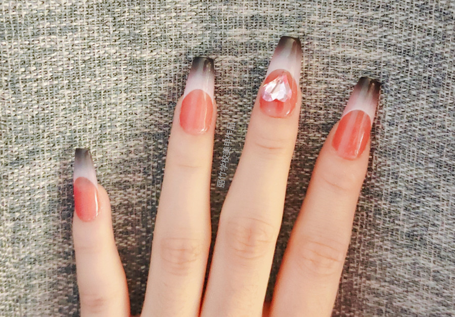 法式美甲，零基礎(chǔ)學(xué)美甲培訓(xùn)學(xué)員作品