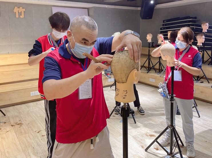 剃光頭的注意事項(xiàng)，南寧理發(fā)學(xué)校美發(fā)培訓(xùn)