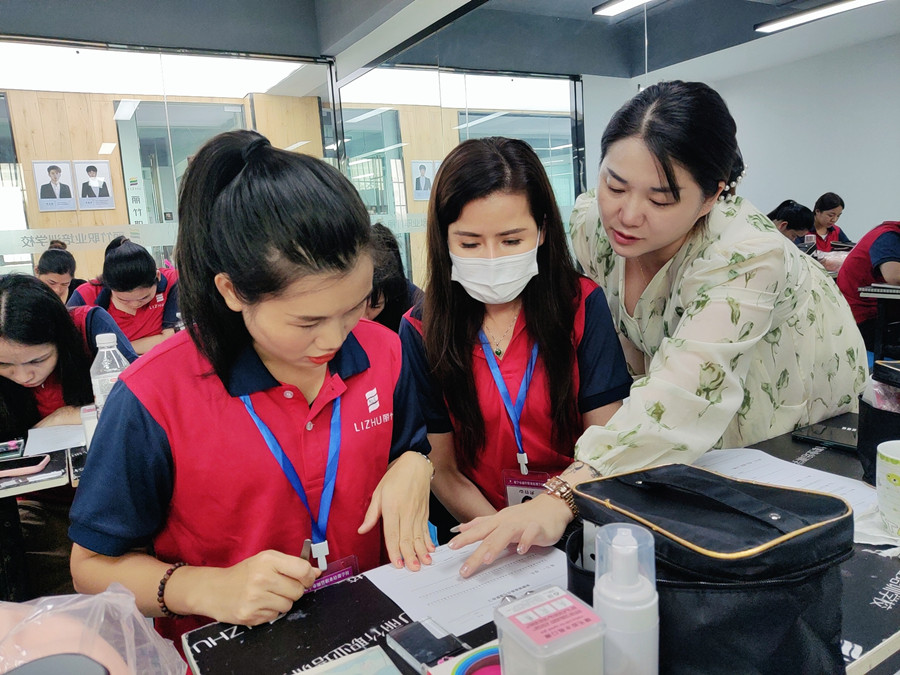 紙上練習(xí)睫毛，廣西美睫培訓(xùn)基礎(chǔ)練習(xí)