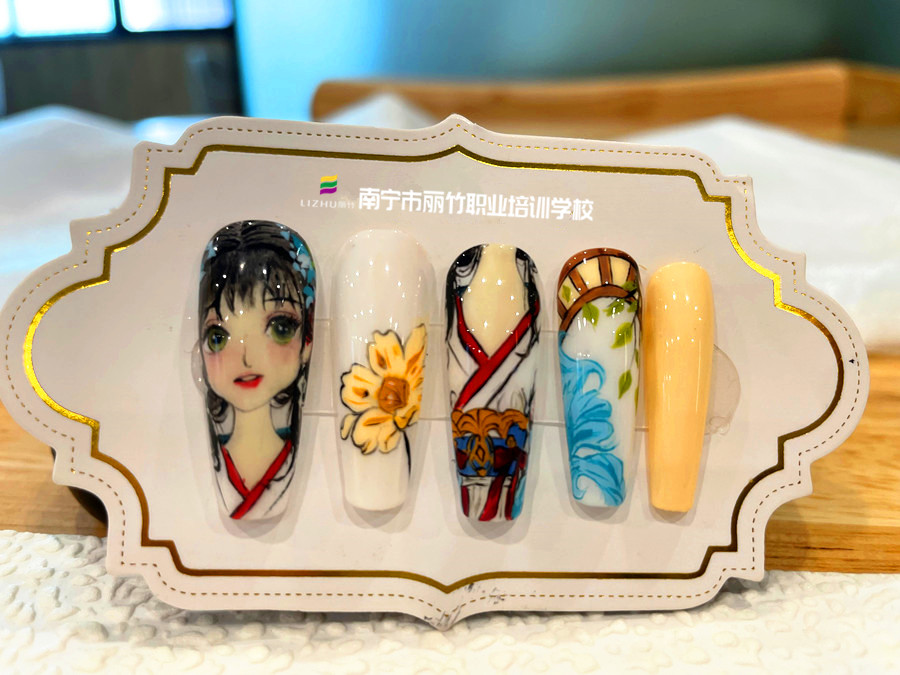 古風人物彩繪美甲，廣西美甲培訓作品